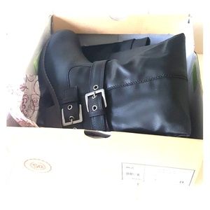 Classic black pair of boots, brand new in box